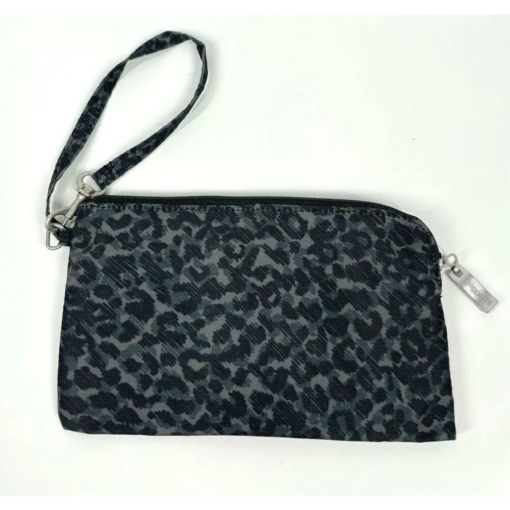 Baggallini Black Multi Leopard Print Nylon Card Wristlet RFID Unused New